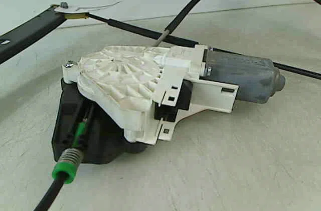 Mecanisme + moteur lève-glace avant droit AUDI Q5 I 2012 occasion