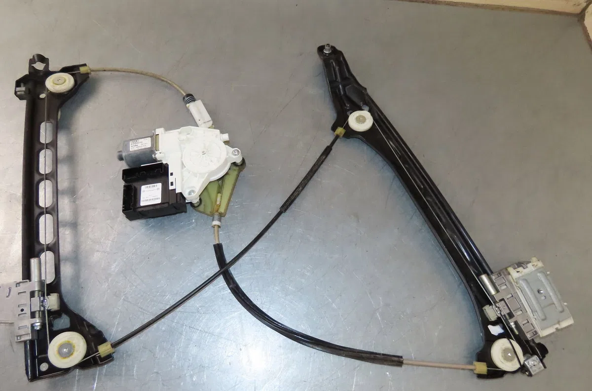 Mecanisme  moteur lève-glace avant droit Audi TT (8J3) 2.0 tfsi quattro (2010-2014) occasion