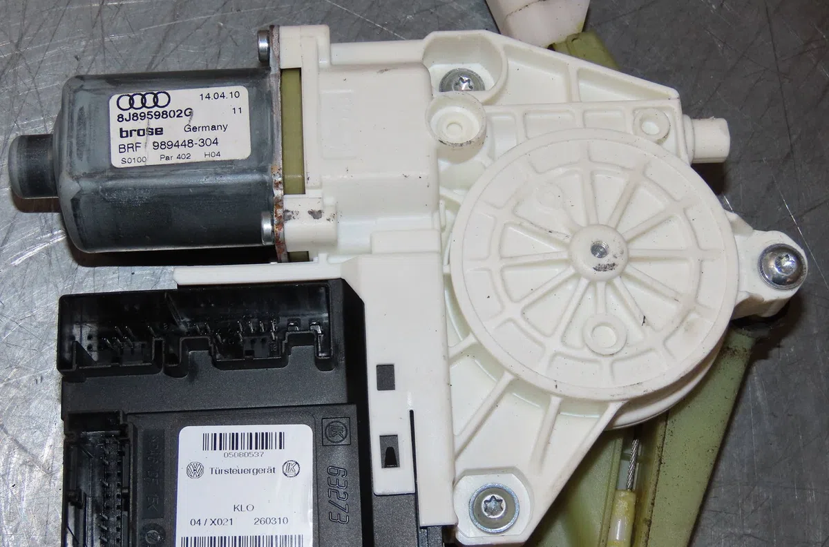 Mecanisme  moteur lève-glace avant droit Audi TT (8J3) 2.0 tfsi quattro (2010-2014) occasion