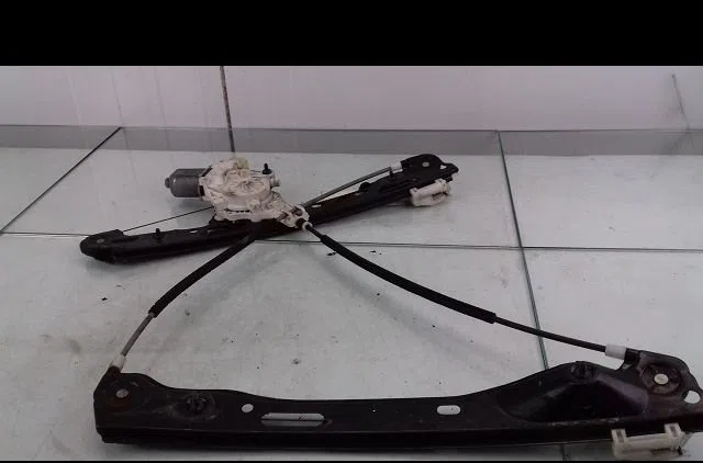 Mecanisme  moteur lève-glace avant droit Bmw 1 (E81) 118 d (2006-2011) 3 portes occasion