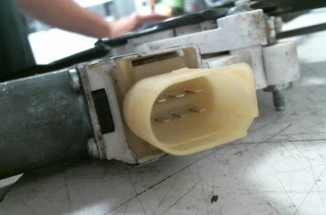 Mecanisme  moteur lève-glace avant droit Bmw 1 (E87) 118 d (2004-2007) 5 portes occasion
