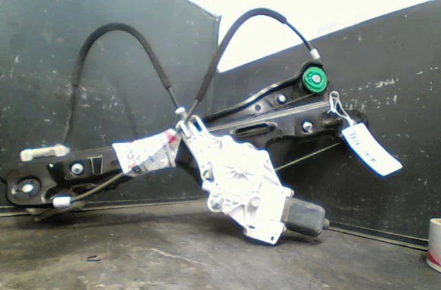 Mecanisme  moteur lève-glace avant droit Bmw 1 (E87) 120 d (2004-2011) occasion