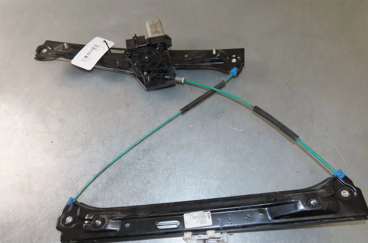 Mecanisme  moteur lève-glace avant droit Bmw 1 (F20) 114 d (2012-2015) occasion