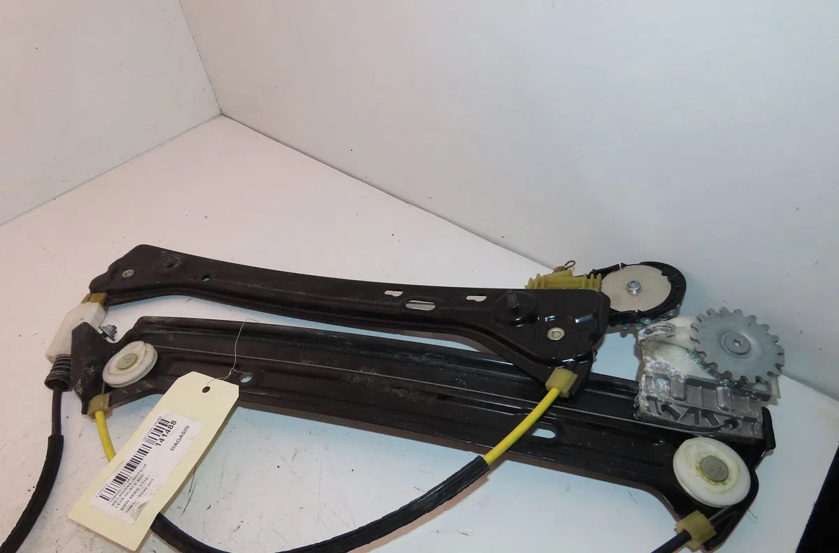 Mecanisme  moteur lève-glace avant droit Bmw 1 (F21) 114 i (2012-2015) occasion