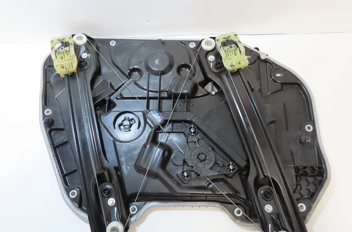 Mecanisme  moteur lève-glace avant droit Bmw 1 (F40) 118 d (2019) occasion