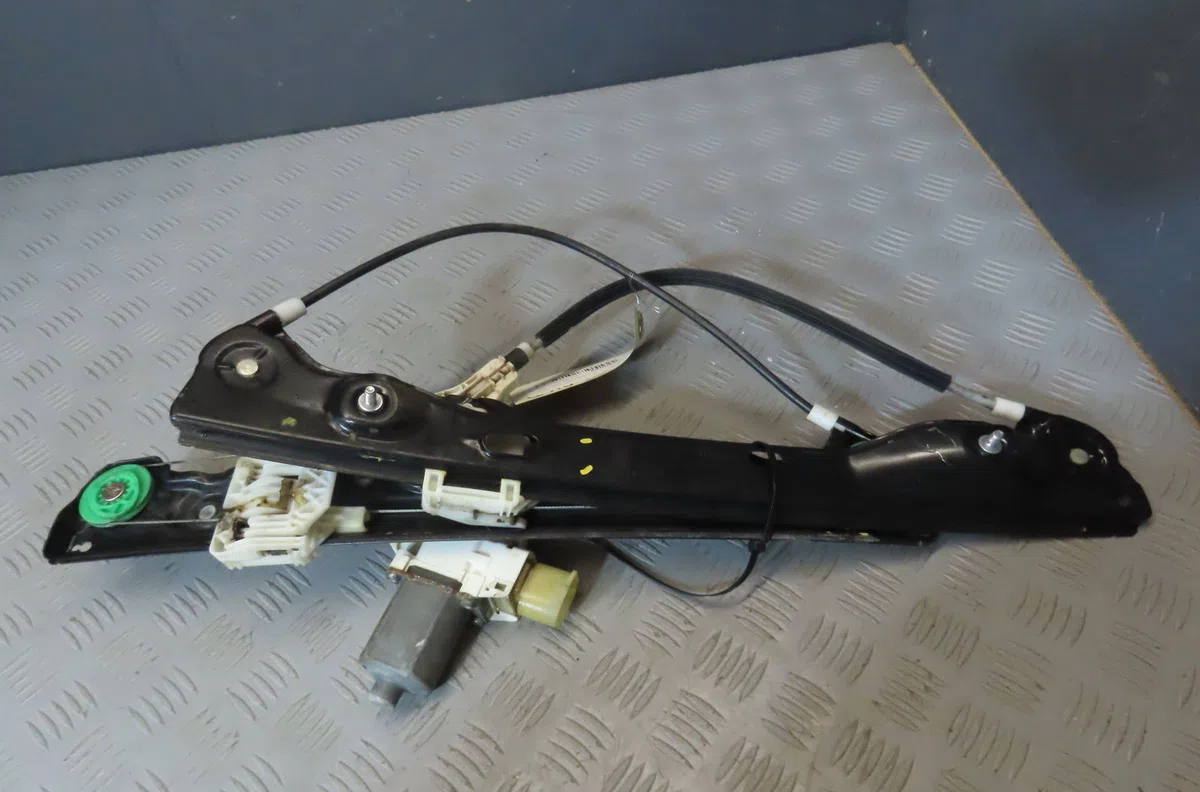 Mecanisme  moteur lève-glace avant droit Bmw 3 Touring (E91) 325 d (2006-2012) occasion