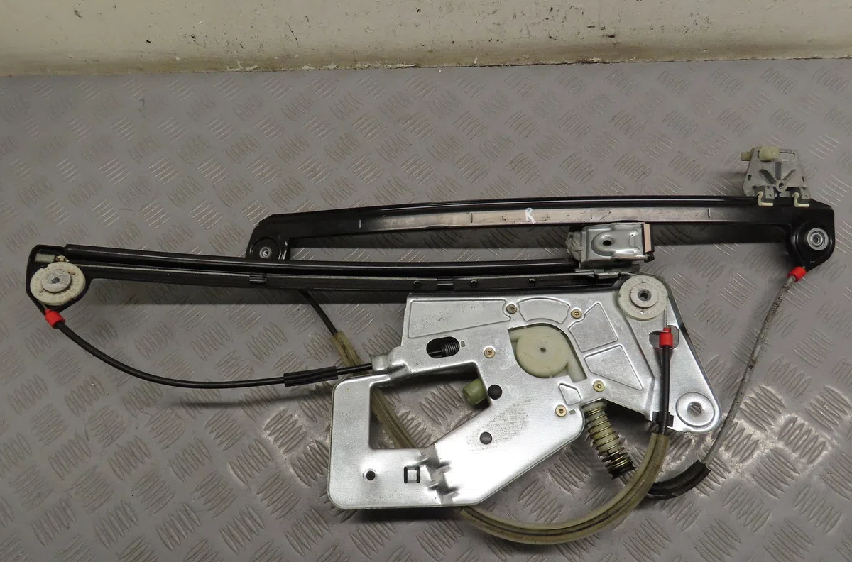 Mecanisme  moteur lève-glace avant droit Bmw 5 (E39) 525 i (2000-2003) occasion