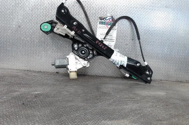 Mecanisme  moteur lève-glace avant droit BMW SERIE 1 E87  SERIE 1 E87 PHASE 2 occasion