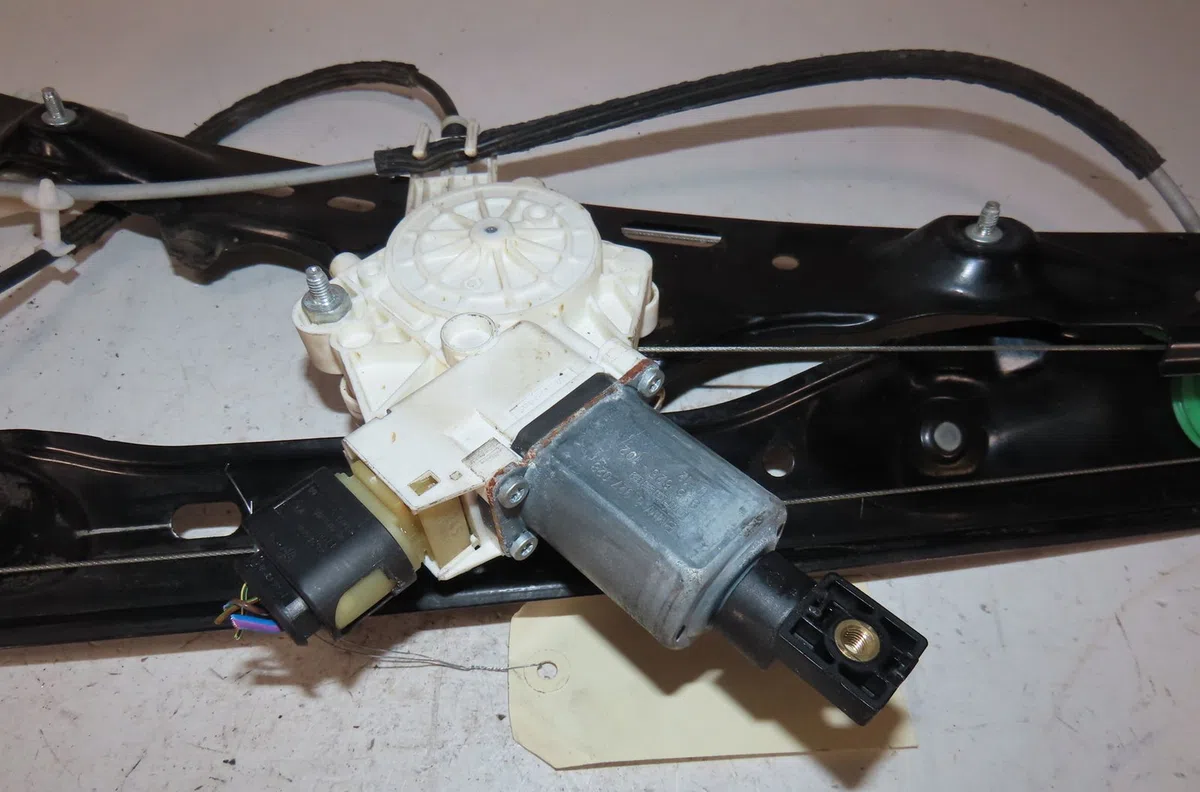 Mecanisme  moteur lève-glace avant droit Bmw X1 (E84) Sdrive 20 d (2010-2015) occasion