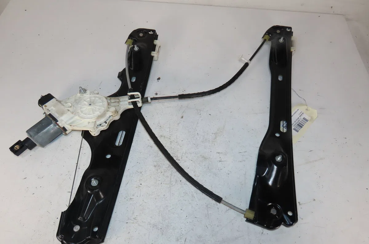 Mecanisme  moteur lève-glace avant droit Bmw X1 (E84) Sdrive 20 d (2010-2015) occasion