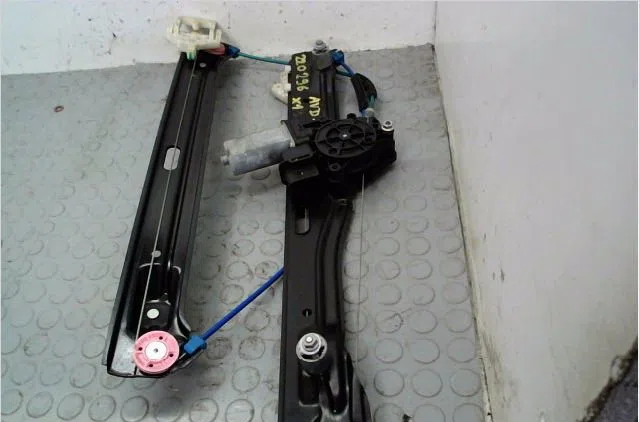 Mecanisme  moteur lève-glace avant droit Bmw X1 (F48) Xdrive 20 d (2015) occasion