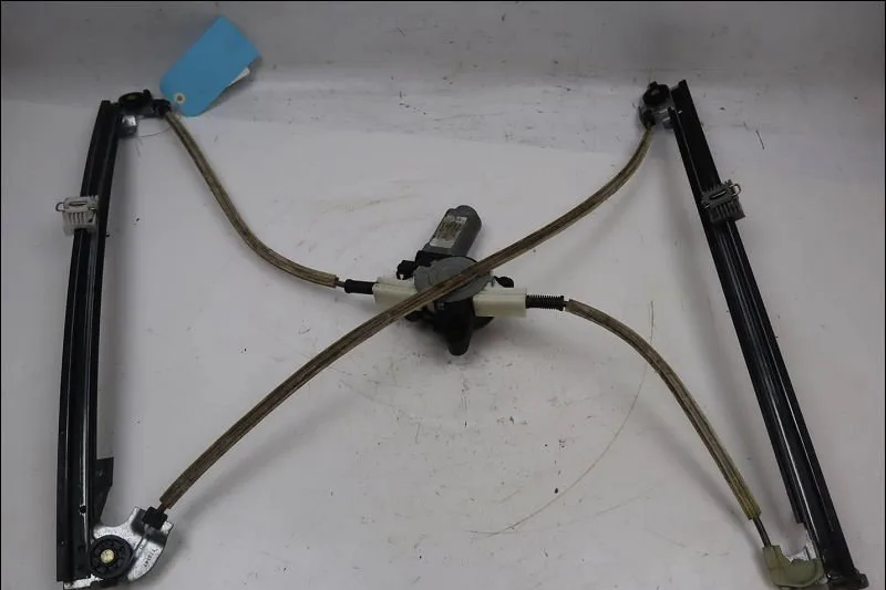 Mecanisme moteur lève-glace avant droit Chrysler VOYAGER IV (RG, RS) 2.5 crd (2000-2008) occasion