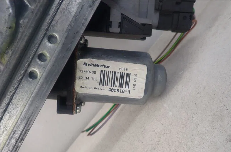 Mecanisme  moteur lève-glace avant droit Citroen C3 I (FC_, FN_) 1.1 i (2002) 5 portes occasion