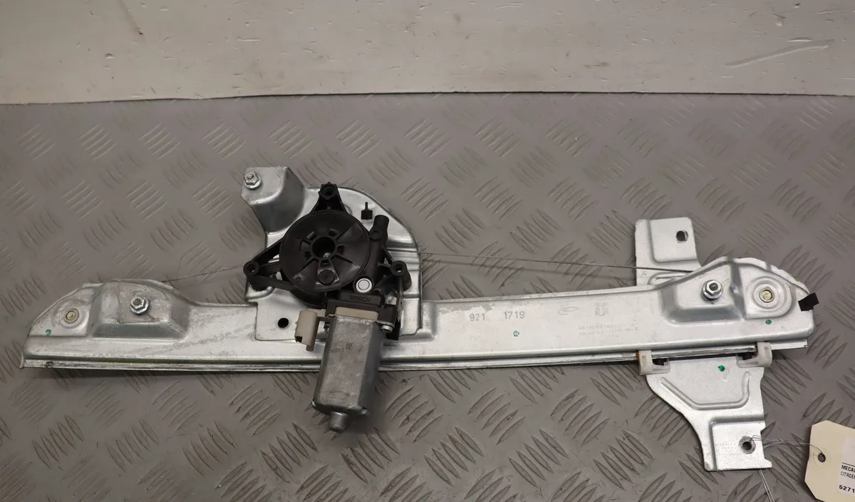 Mecanisme moteur lève-glace avant droit Citroen C3 III (SX) 1.5 bluehdi 100 (sxyhyp, sxyhtu) (2018) occasion