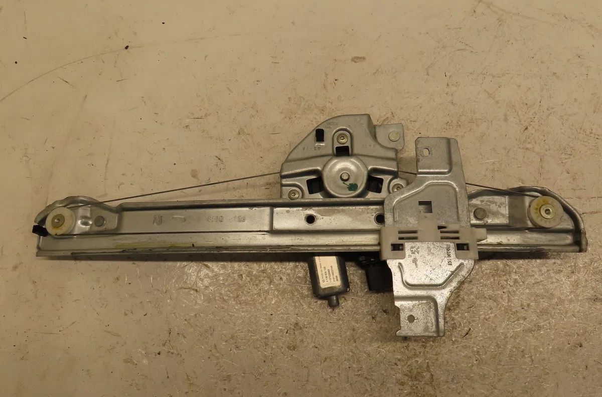 Mecanisme  moteur lève-glace avant droit Citroen C3 III (SX) 1.6 bluehdi 75 (2016) occasion