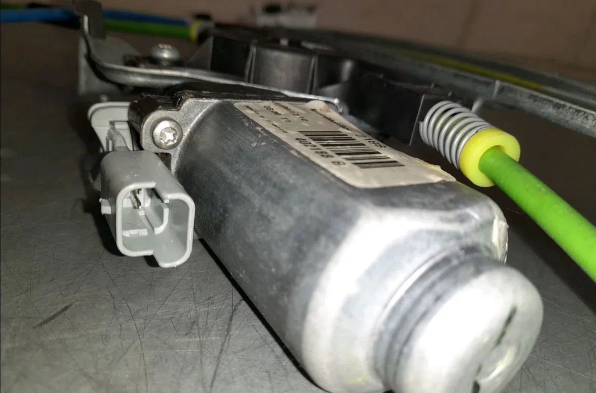 Mecanisme  moteur lève-glace avant droit Citroën C3 PICASSO (SH_) 1.4 vti 95 (2009) occasion