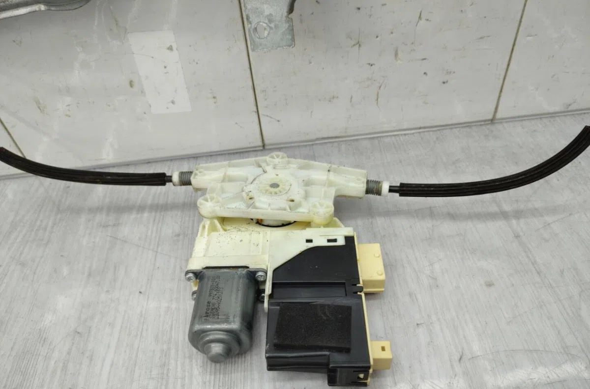 Mecanisme  moteur lève-glace avant droit CITROEN C4 1 PHASE 1 occasion