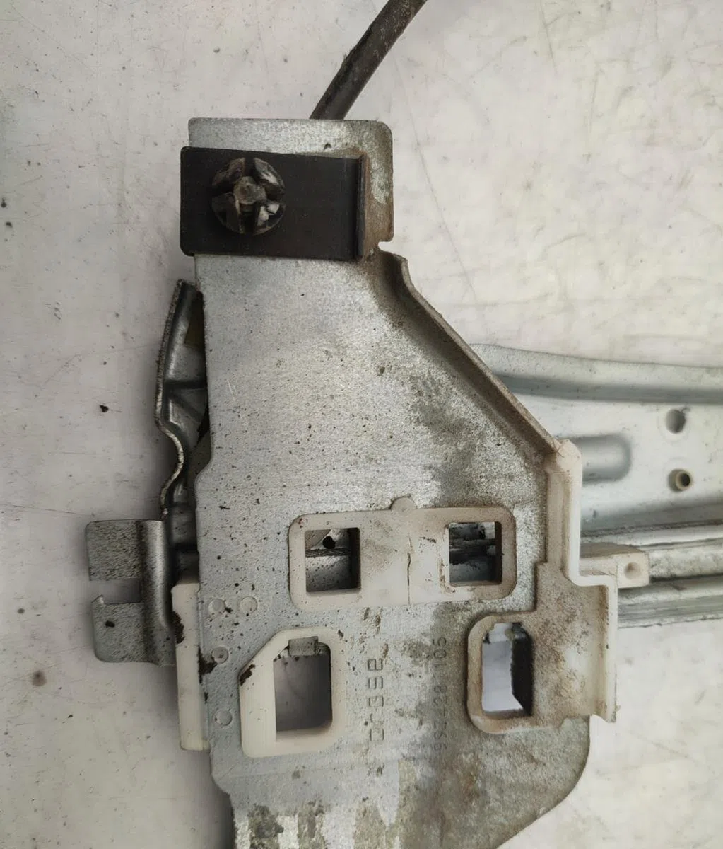 Mecanisme  moteur lève-glace avant droit CITROEN C4 1 PHASE 1 occasion