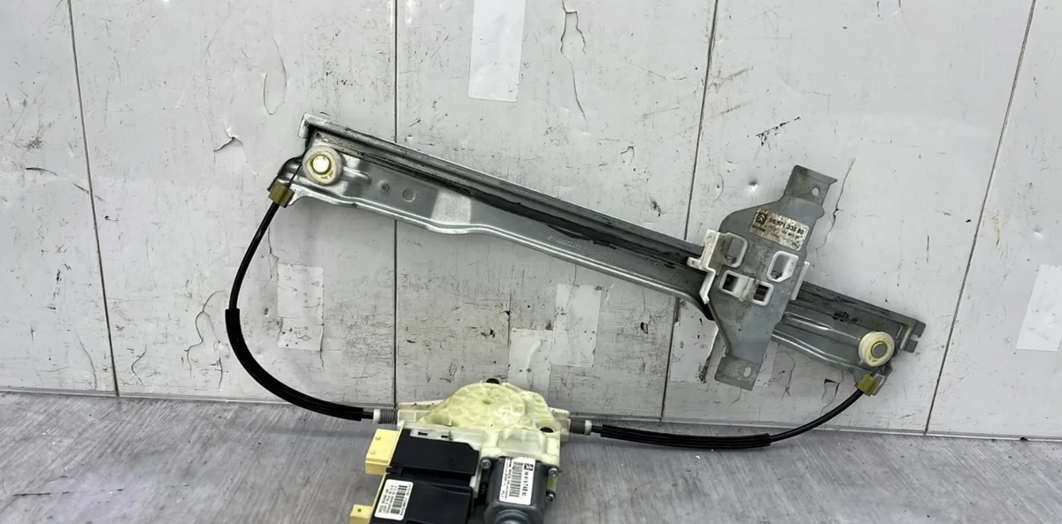 Mecanisme  moteur lève-glace avant droit CITROEN C4 1 PHASE 1 occasion