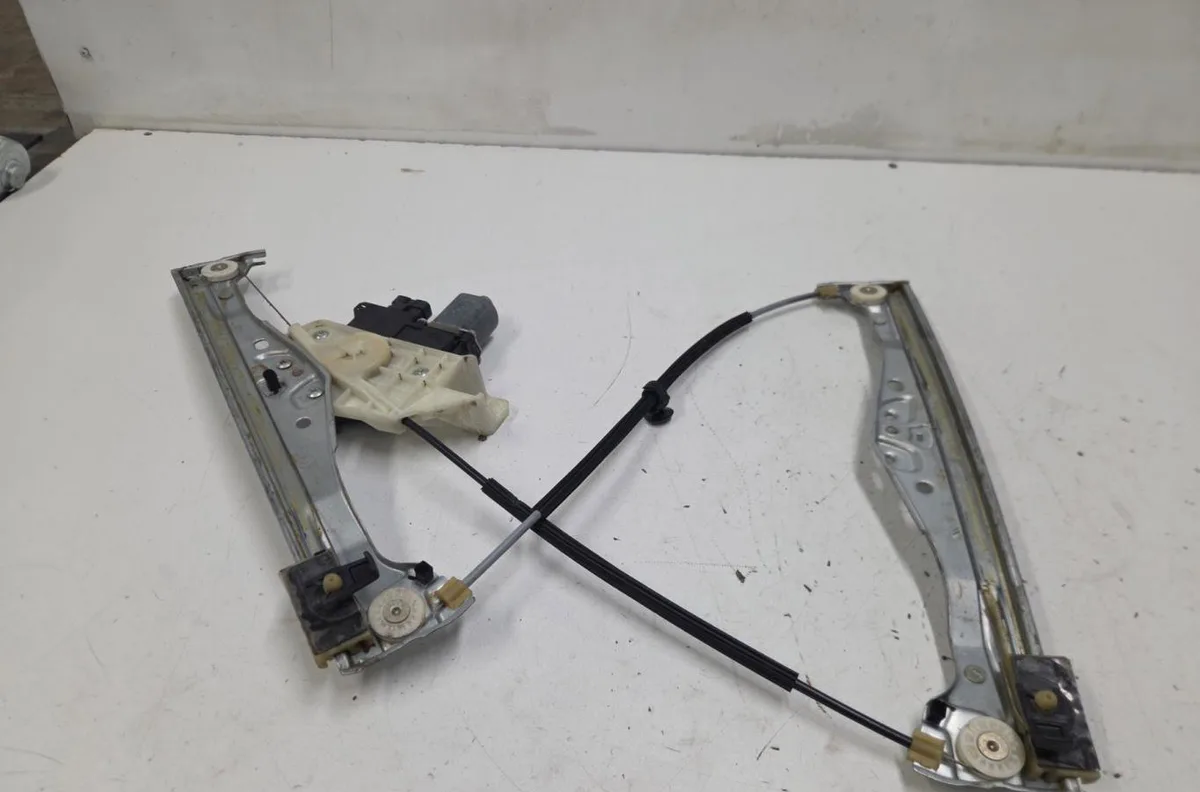 Mecanisme  moteur lève-glace avant droit CITROEN C4 CACTUS occasion