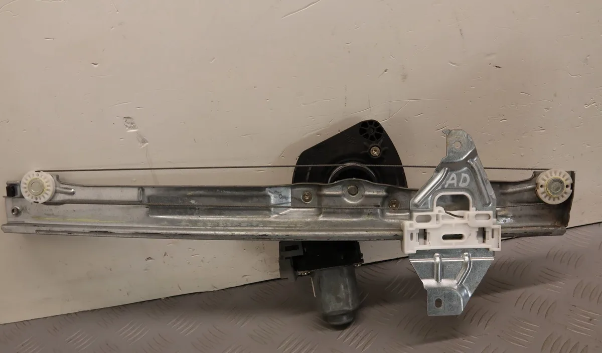 Mecanisme  moteur lève-glace avant droit Citroen C4 II (NC_) 1.6 bluehdi 100 (2014) occasion