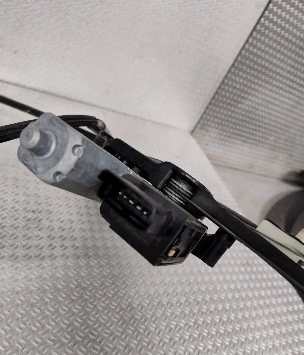Mecanisme  moteur lève-glace avant droit Citroen C5 AIRCROSS (A_) 1.5 bluehdi 130 (acyhzj, acyhzr) (2018) occasion