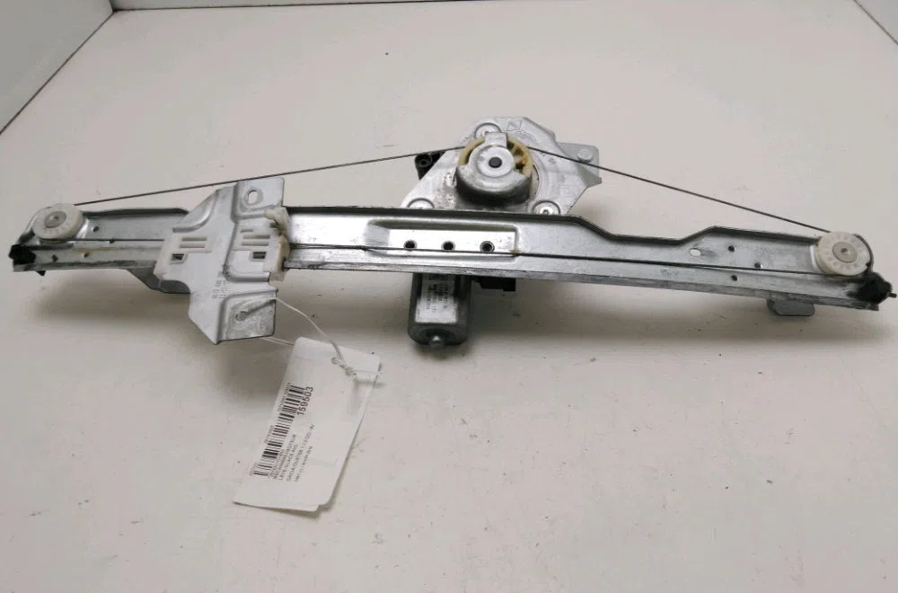 Mecanisme  moteur lève-glace avant droit Dacia DUSTER (HS_) 1.5 dci (2010-2018) occasion