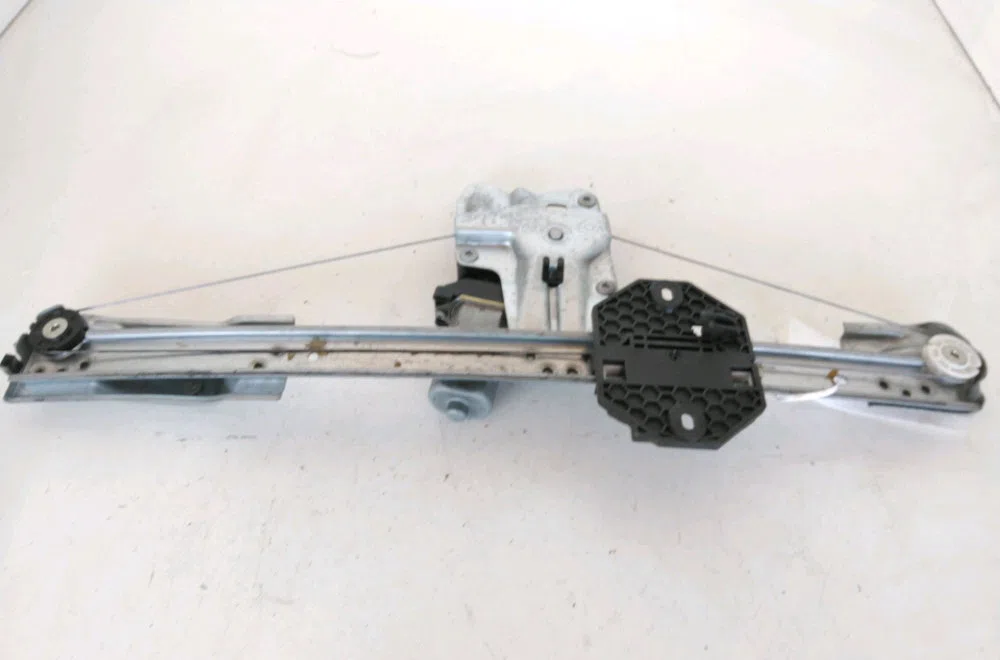 Mecanisme  moteur lève-glace avant droit Dacia LOGAN MCV II Tce 90 (k8m1) (2013) occasion
