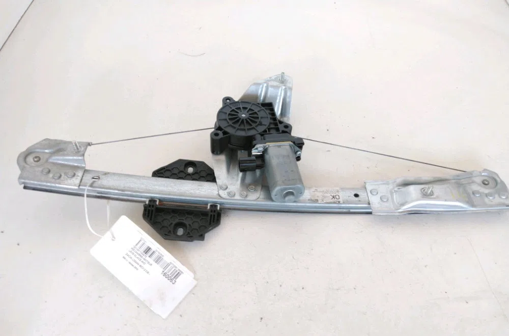 Mecanisme  moteur lève-glace avant droit Dacia LOGAN MCV II Tce 90 (k8m1) (2013) occasion