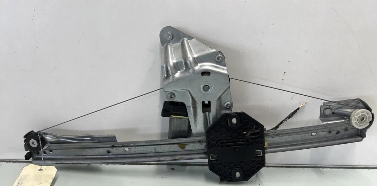 Mecanisme moteur lève-glace avant droit DACIA SANDERO 2 PHASE 2 occasion