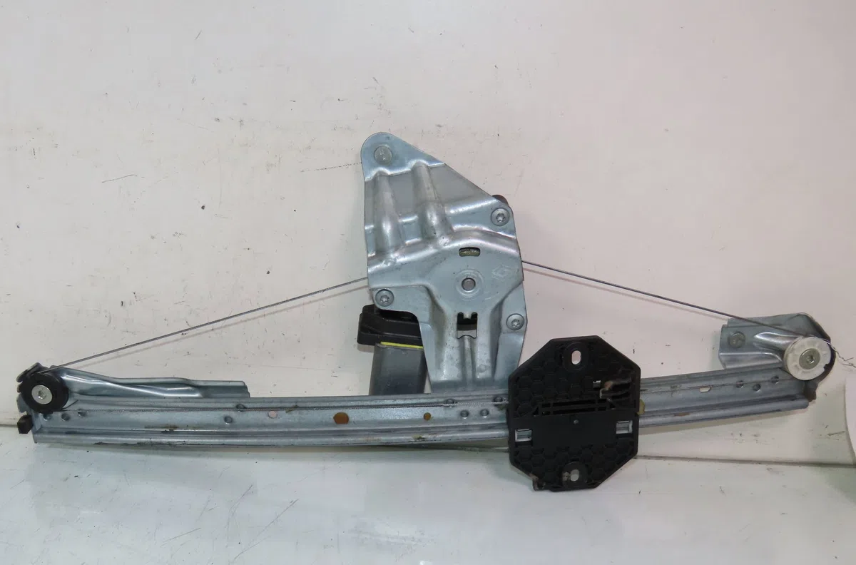 Mecanisme  moteur lève-glace avant droit Dacia SANDERO II 1.0 sce 75 (b8jc, b8jd) (2016) occasion