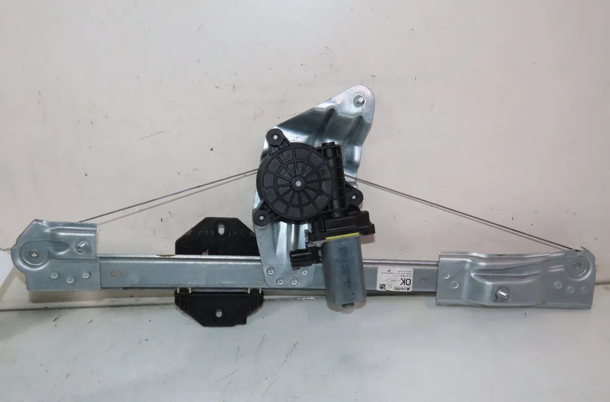 Mecanisme  moteur lève-glace avant droit Dacia SANDERO II 1.0 sce 75 (b8jc, b8jd) (2016) occasion