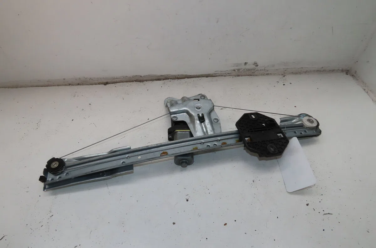 Mecanisme  moteur lève-glace avant droit Dacia SANDERO II 1.0 tce 100 (b8ml) (2019) occasion
