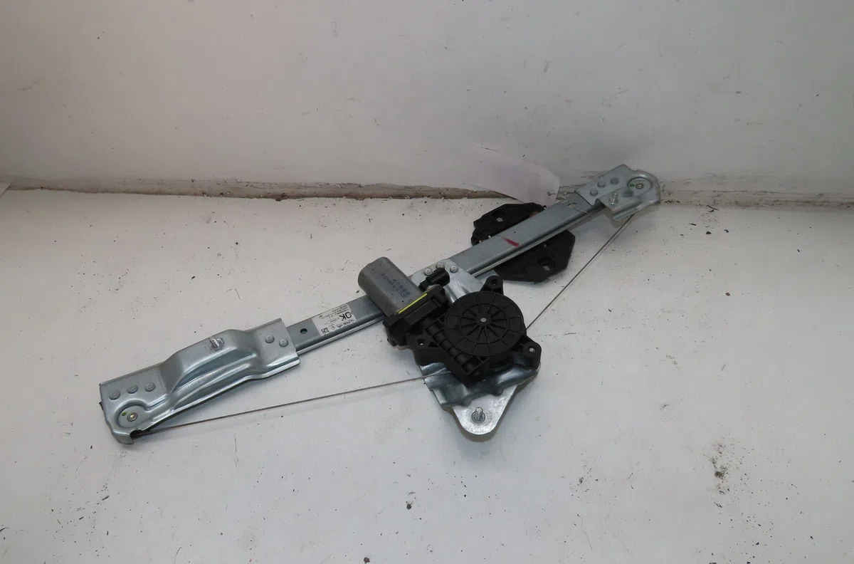 Mecanisme  moteur lève-glace avant droit Dacia SANDERO II 1.0 tce 100 (b8ml) (2019) occasion