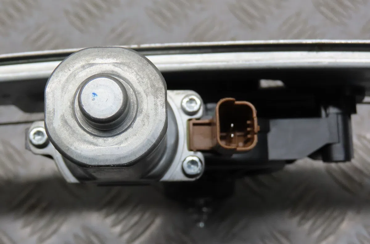 Mecanisme  moteur lève-glace avant droit Dacia SANDERO III Liberty 125 i.e. (m73) (2012) occasion