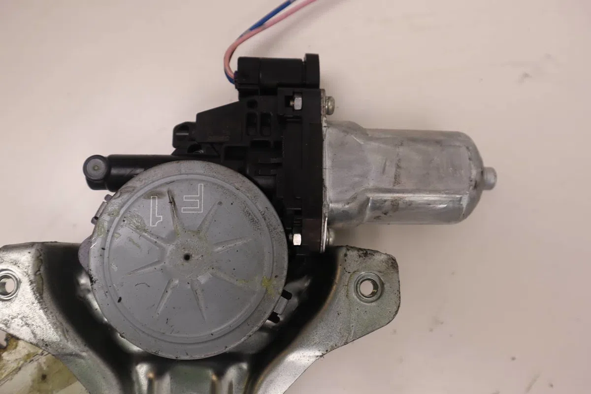 Mecanisme  moteur lève-glace avant droit Daihatsu CUORE VII (L275_, L285_, L276_) 1.0 (2007) occasion