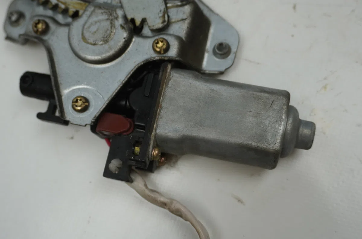 Mecanisme  moteur lève-glace avant droit Daihatsu SIRION (M1) 1.0 i 4wd (1999-2000) occasion