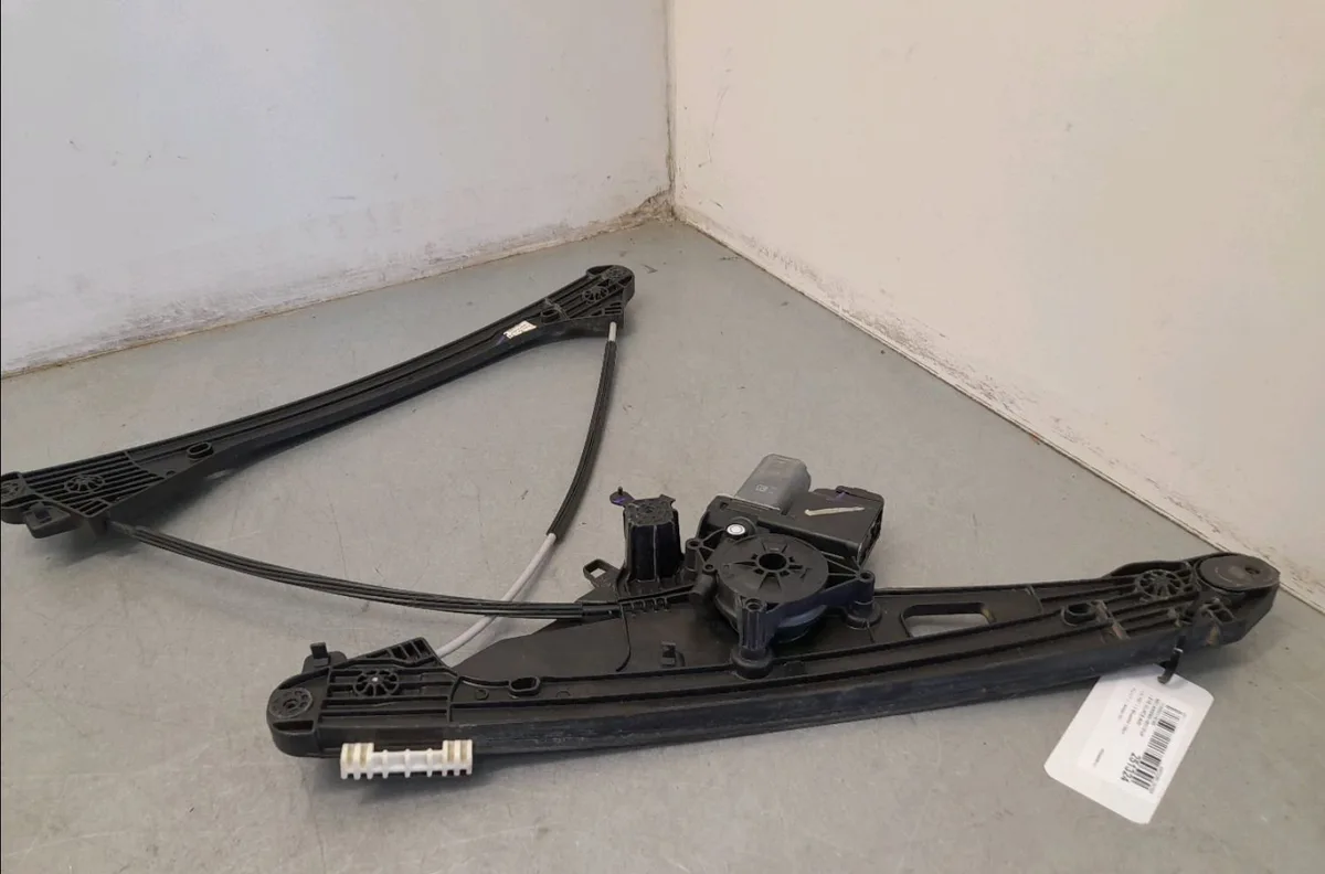 Mecanisme  moteur lève-glace avant droit Ds DS 7 (J4_, JC_) Bluehdi 130 (jcyhzu) (2022) occasion