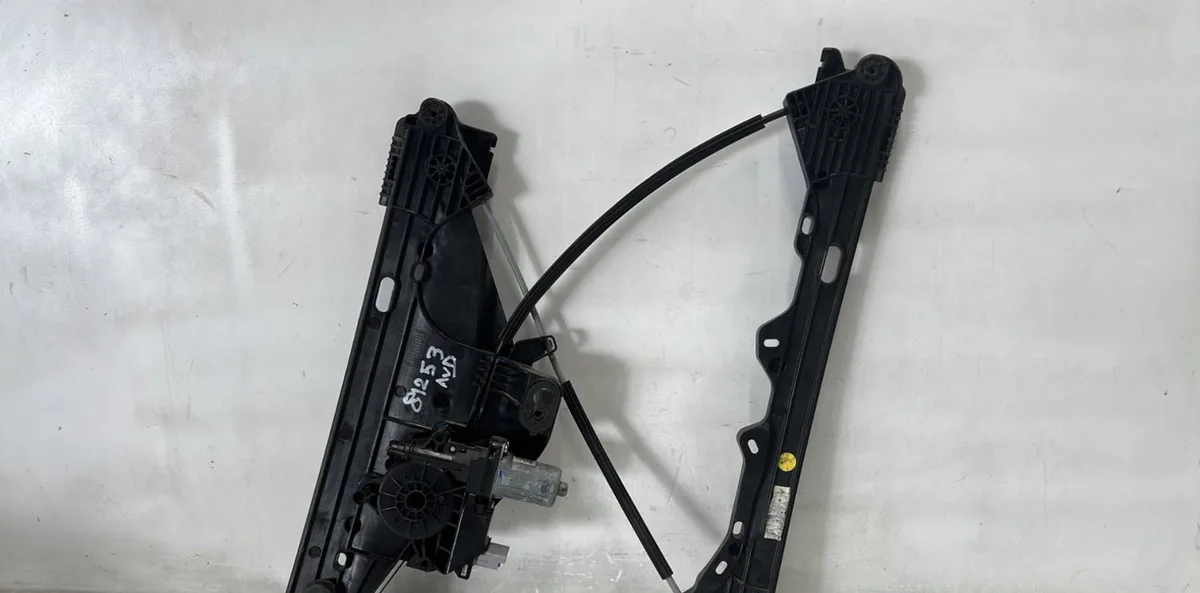 Mecanisme  moteur lève-glace avant droit DS DS3 CROSSBACK occasion