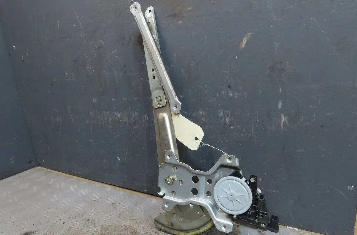 Mecanisme  moteur lève-glace avant droit Fiat SEDICI (189_) 1.9 d multijet (2006-2011) occasion