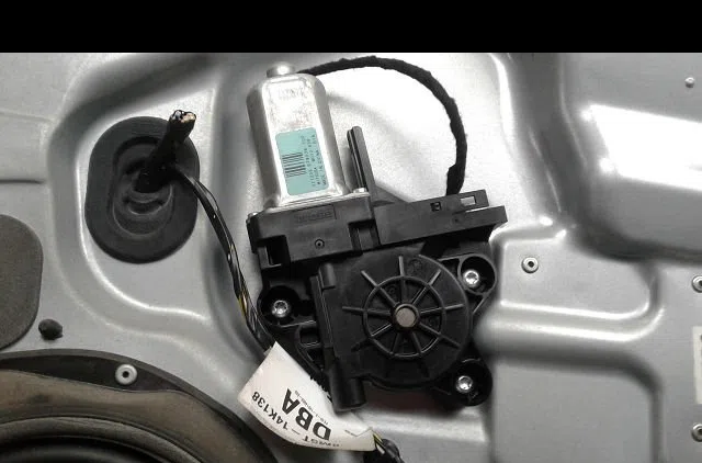 Mecanisme  moteur lève-glace avant droit Ford C-MAX (DM2) 1.6 tdci (2007-2010) 5 portes occasion