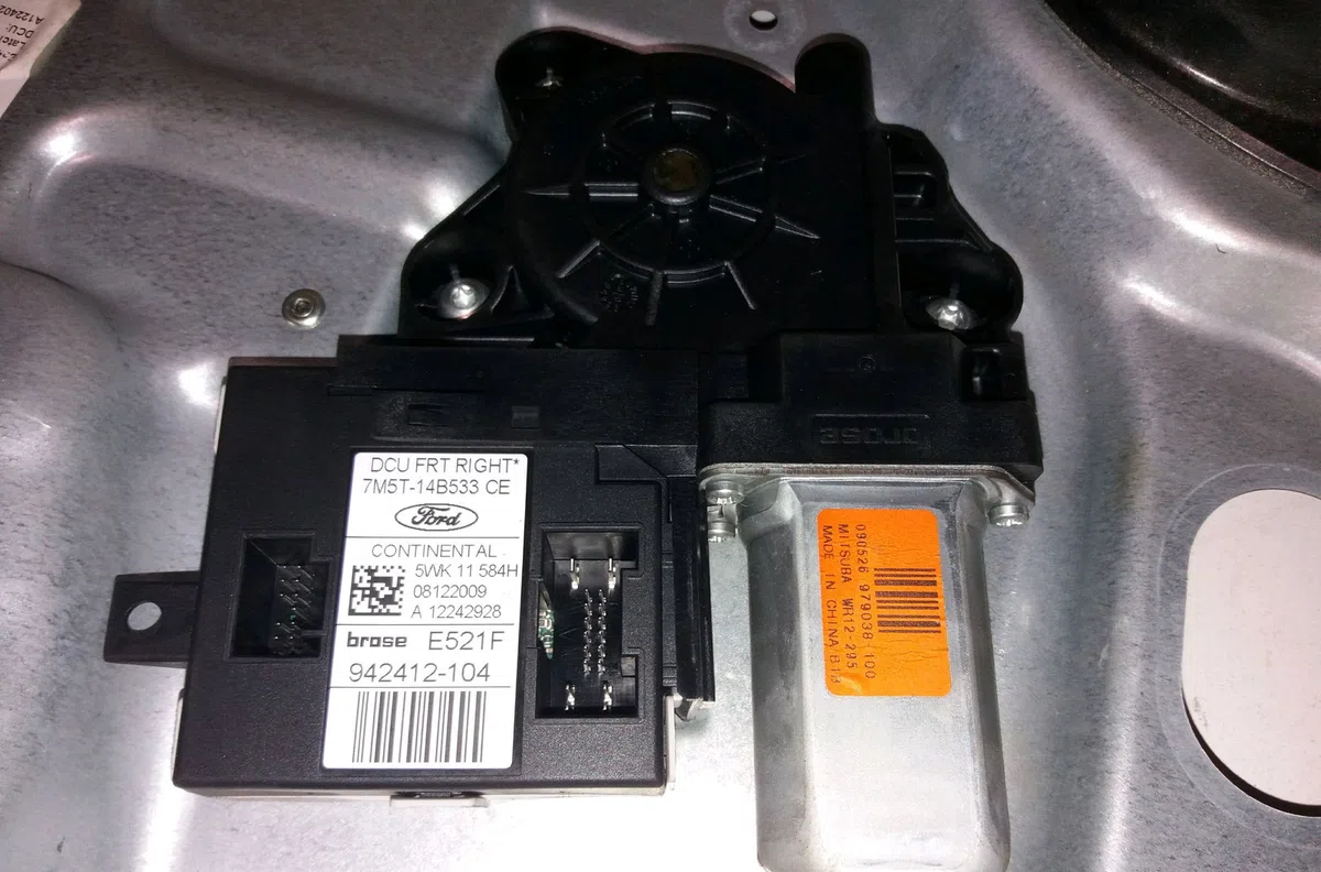 Mecanisme  moteur lève-glace avant droit Ford C-MAX (DM2) 1.8 tdci (2007-2010) 5 portes occasion