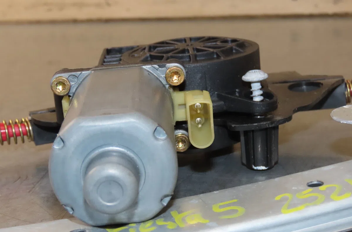 Mecanisme  moteur lève-glace avant droit Ford FIESTA V (JH_, JD_) 1.4 16v (2001-2008) 5 portes occasion