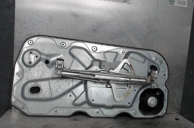 Mecanisme  moteur lève-glace avant droit Ford FOCUS II (DA_, HCP, DP) 1.4 (2004-2012) occasion