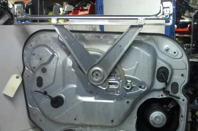 Mecanisme  moteur lève-glace avant droit FORD FOCUS occasion