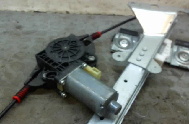 Mecanisme  moteur lève-glace avant droit Ford FUSION (JU_) 1.6 (2002-2009) occasion