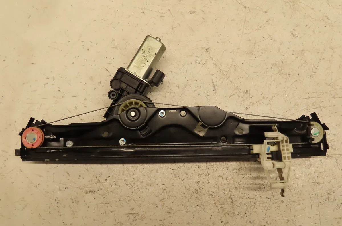 Mecanisme  moteur lève-glace avant droit Ford KA (RU8) 1.3 tdci (2008-2016) occasion