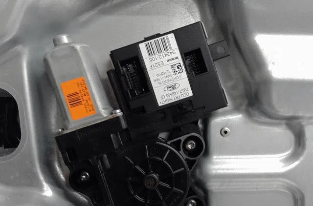Mecanisme  moteur lève-glace avant droit Ford KUGA I 2.0 tdci 4x4 (2008-2012) occasion