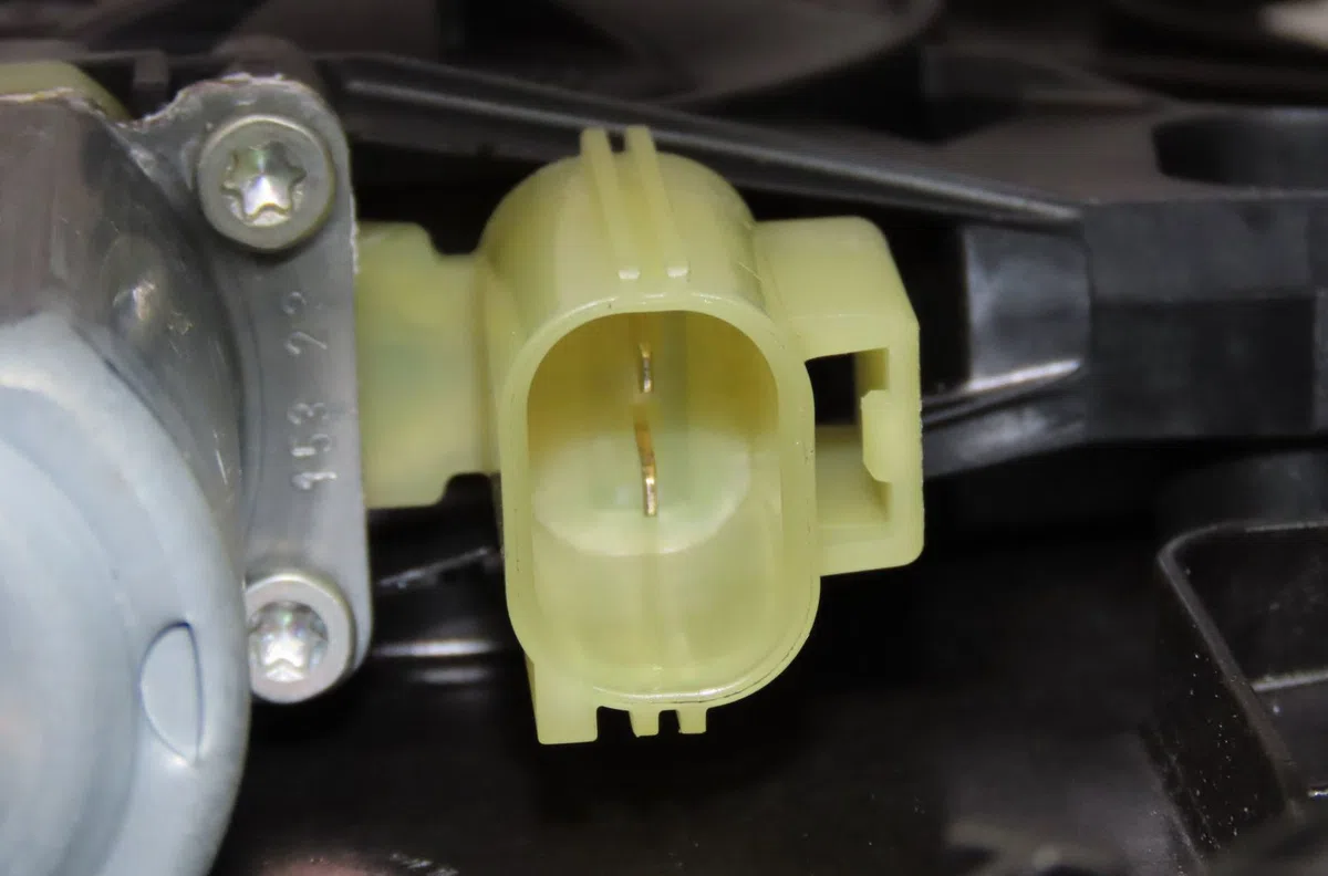 Mecanisme  moteur lève-glace avant droit Ford KUGA III (DFK) 2.5 hybrid flex (2023) occasion