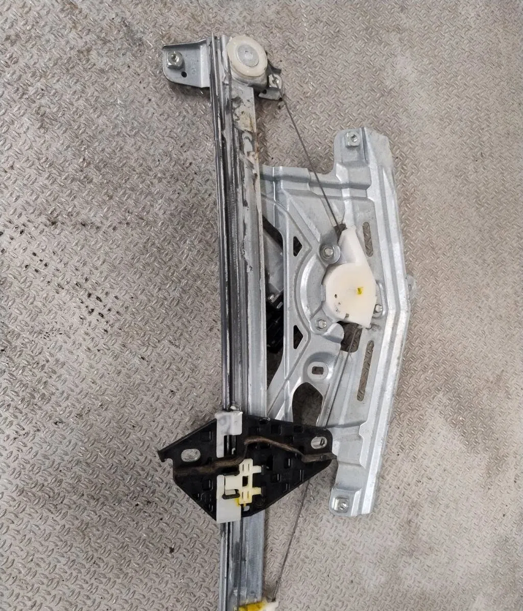 Mecanisme  moteur lève-glace avant droit HONDA CIVIC 8  CIVIC 8 PHASE 1 occasion